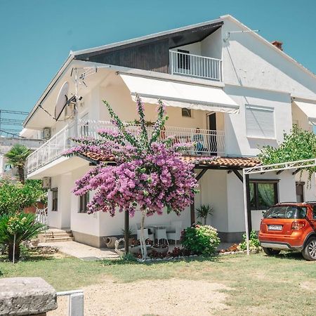 Vila Adriatik Улцинь Экстерьер фото