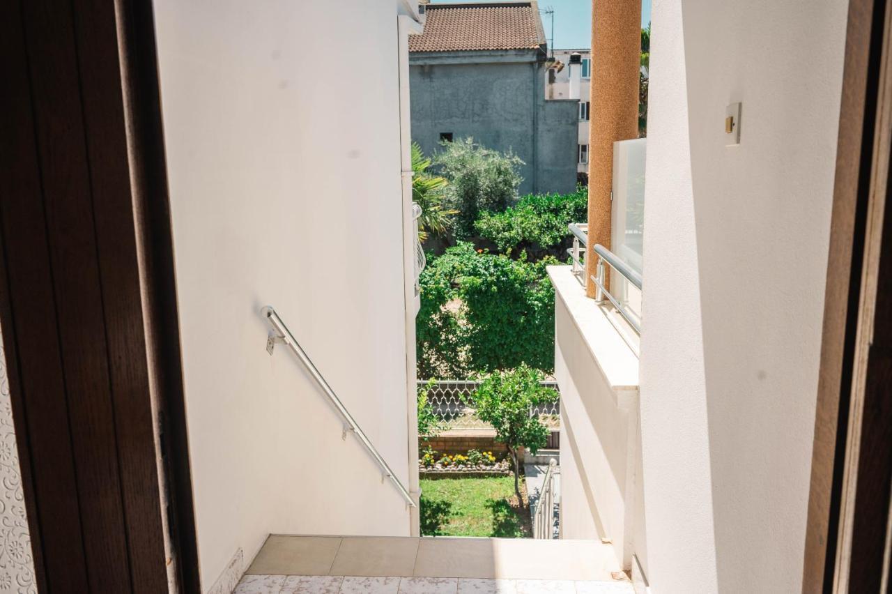 Vila Adriatik Улцинь Экстерьер фото