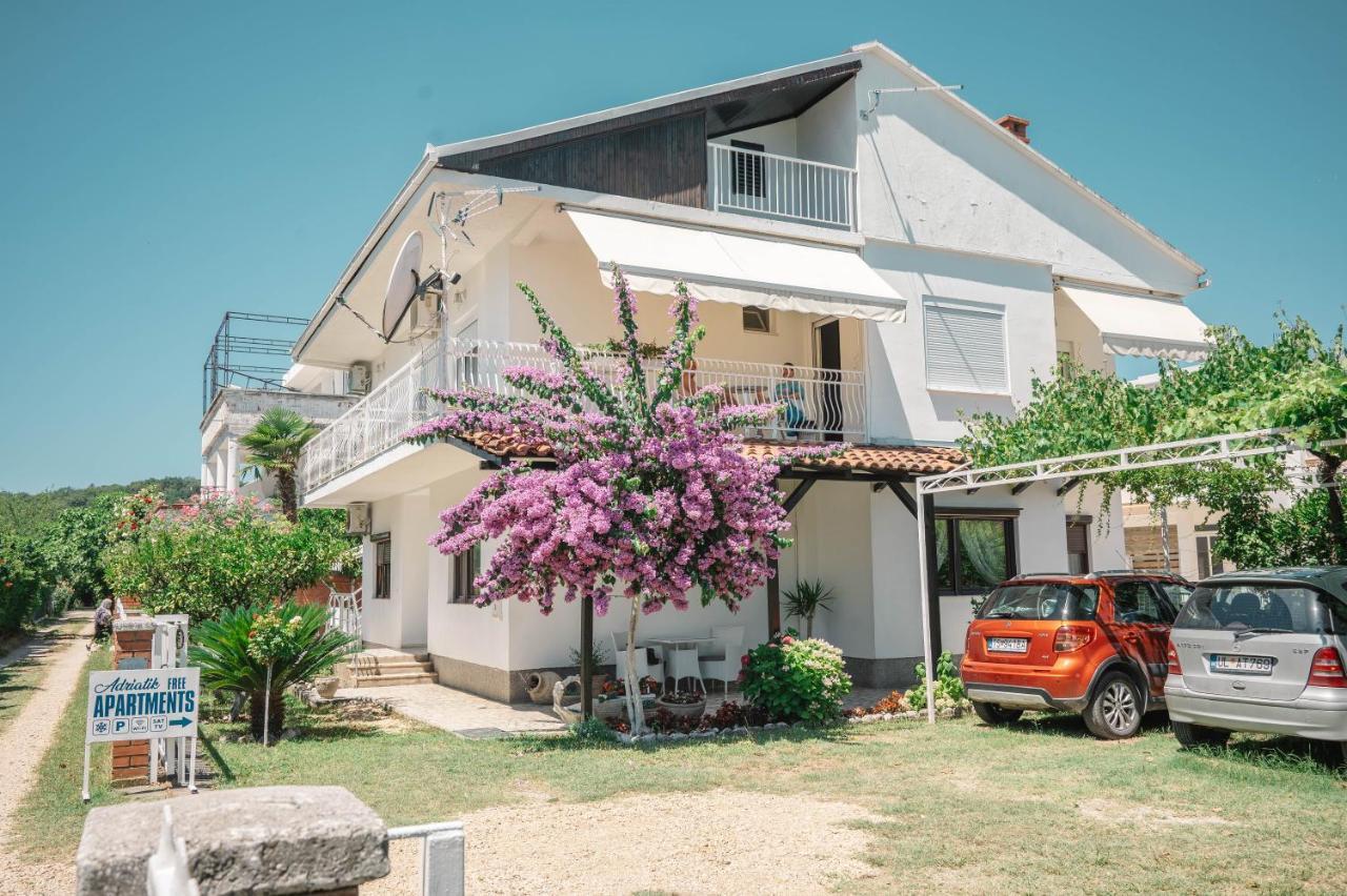 Vila Adriatik Улцинь Экстерьер фото