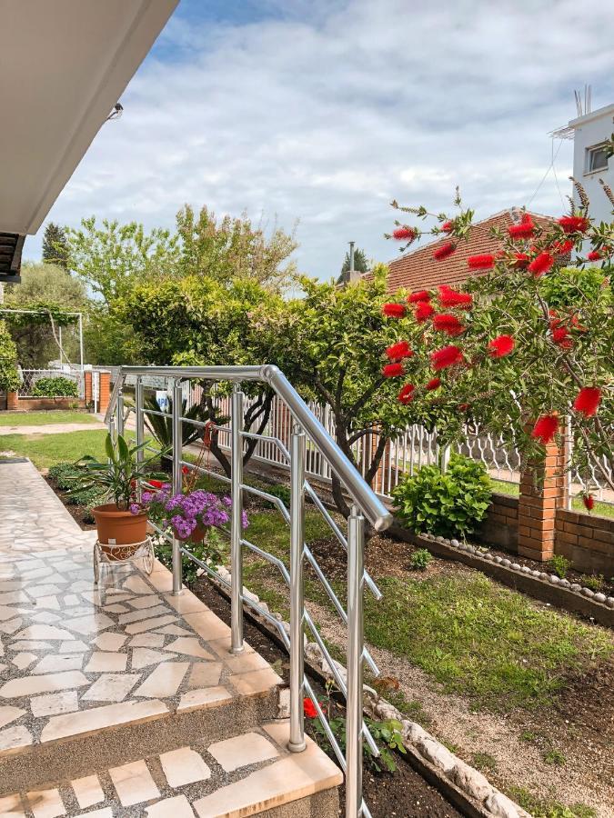 Vila Adriatik Улцинь Экстерьер фото